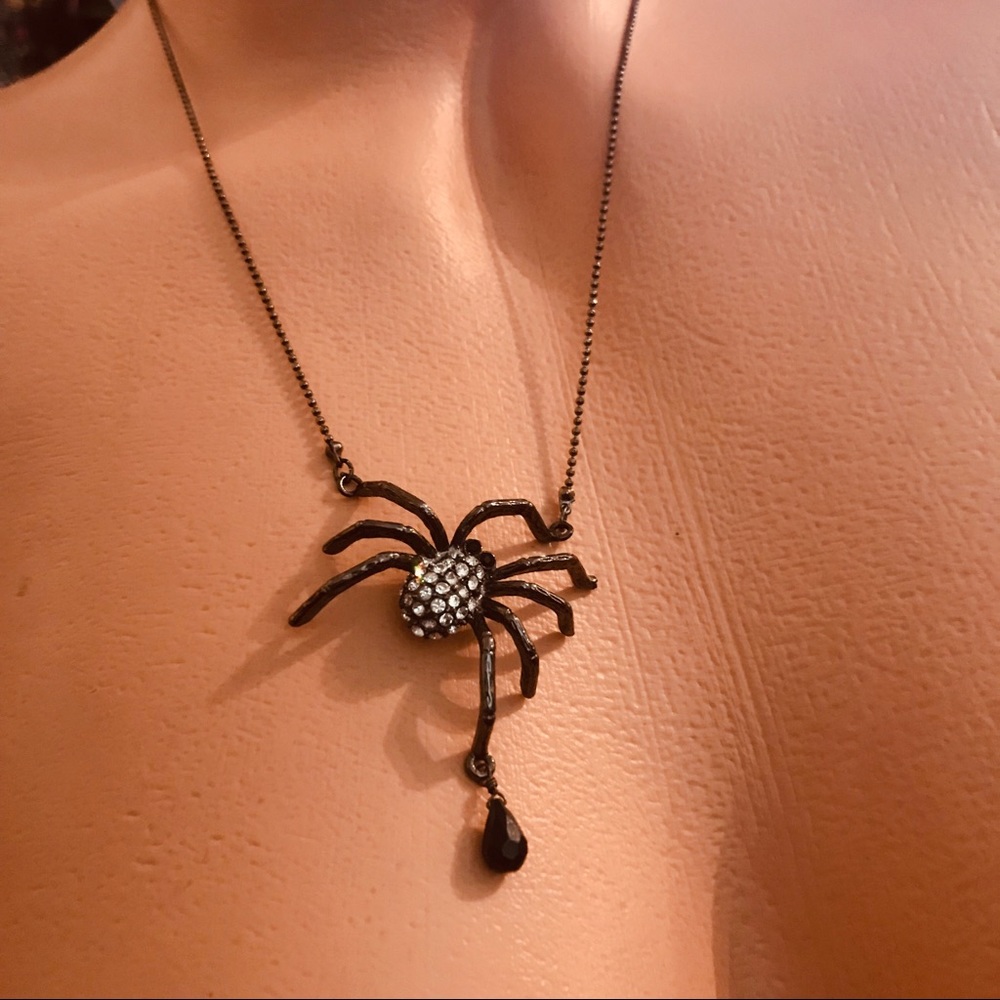 Spider necklace Betsey Johnson charm crystal B7 - Picture 2 of 4